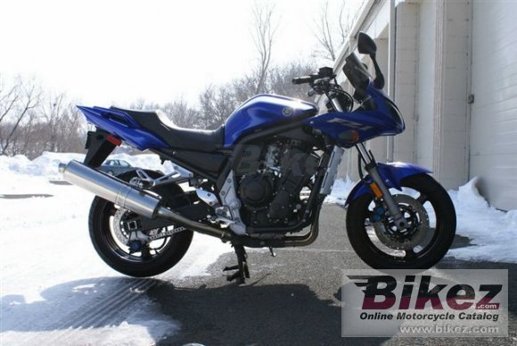 2005 Yamaha FZ1 photo